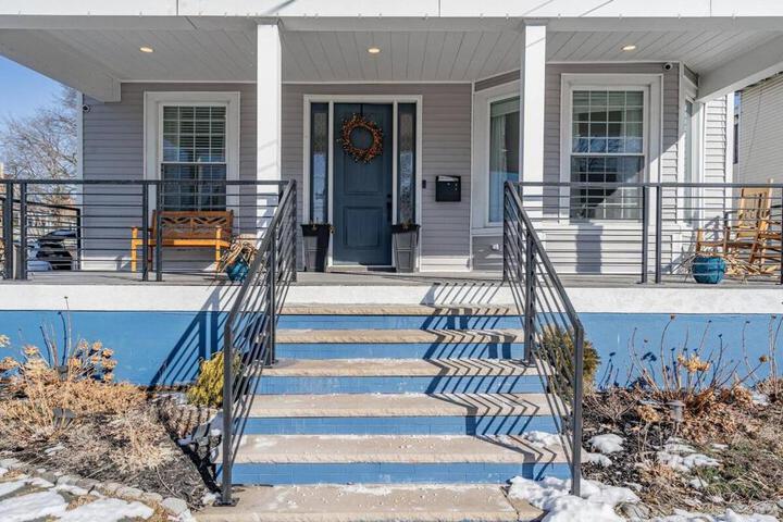 Modern 3 Bed Apt Parking W D