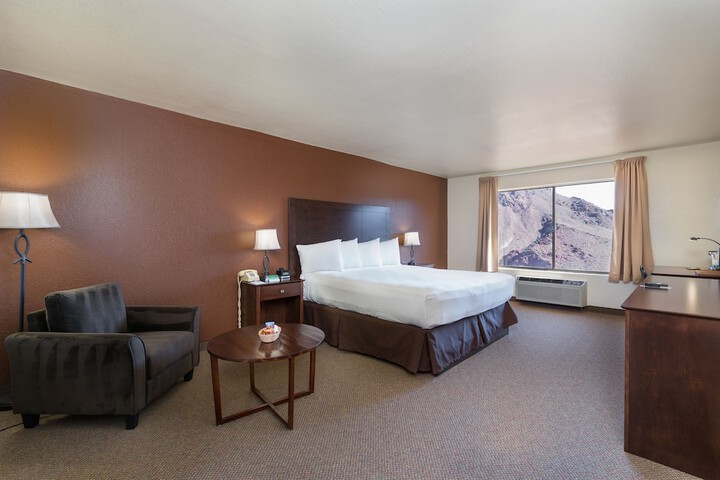 Room 11 of 33