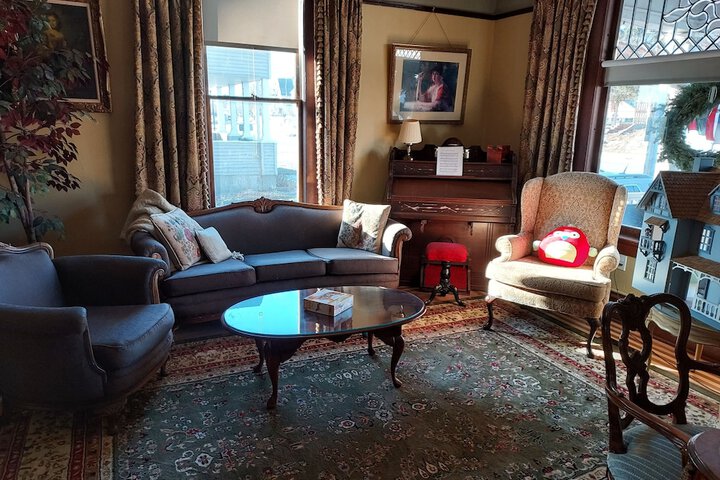 Room 14 of 33