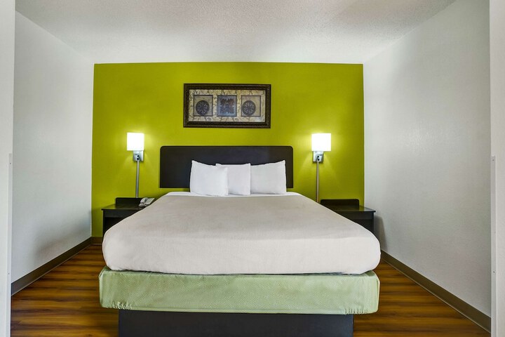 Room 16 of 30