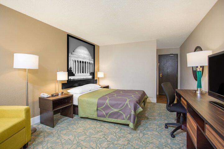 Room 7 of 14