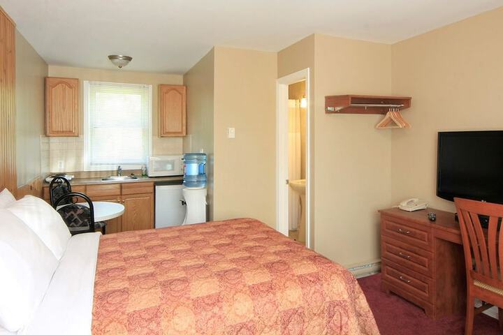 Room 6 of 11