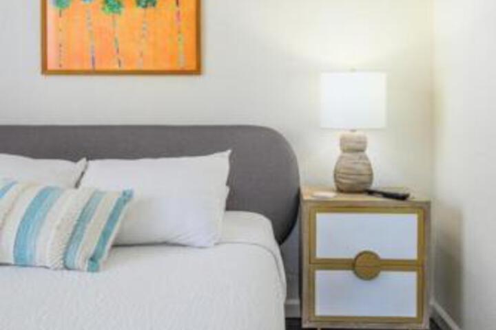 Brand New Super Cool Fountain View Condo by Main Pool Near Parks & OCCCC