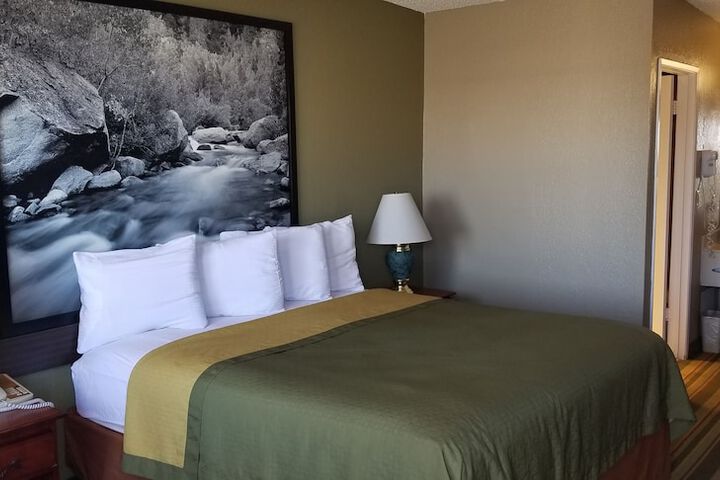 Room 30 of 39