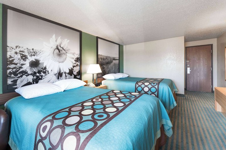 Room 32 of 41