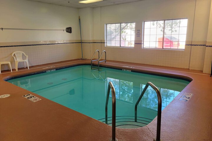 Pool 8 of 32