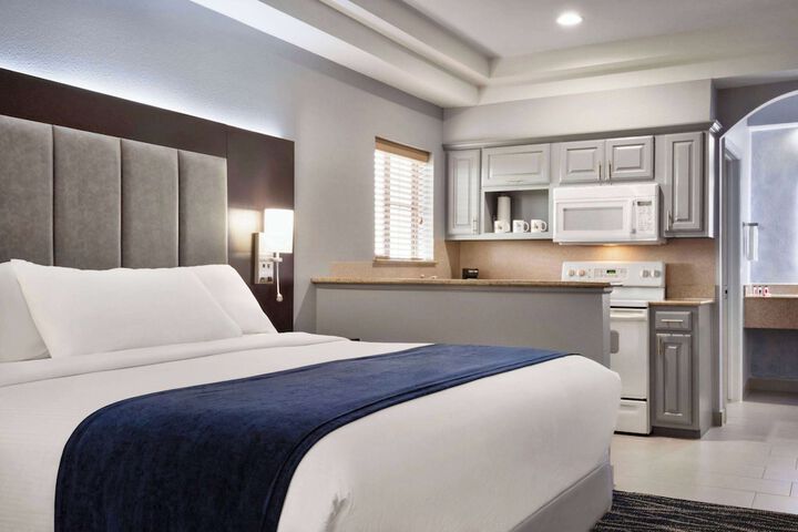 Room 14 of 30