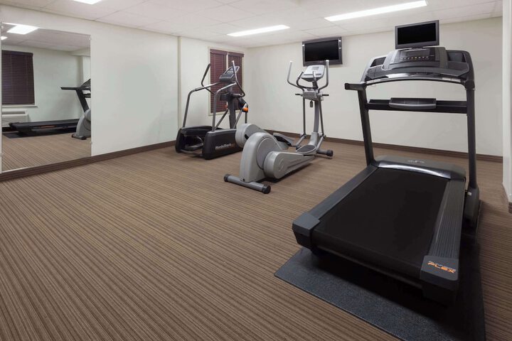 Super 8 by Wyndham Peterborough