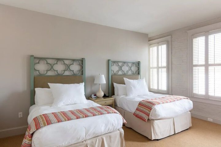 Room 13 of 29