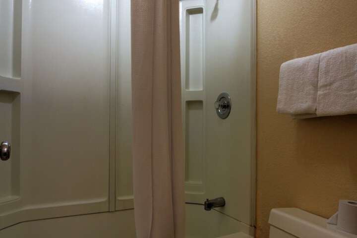 Room 8 of 25