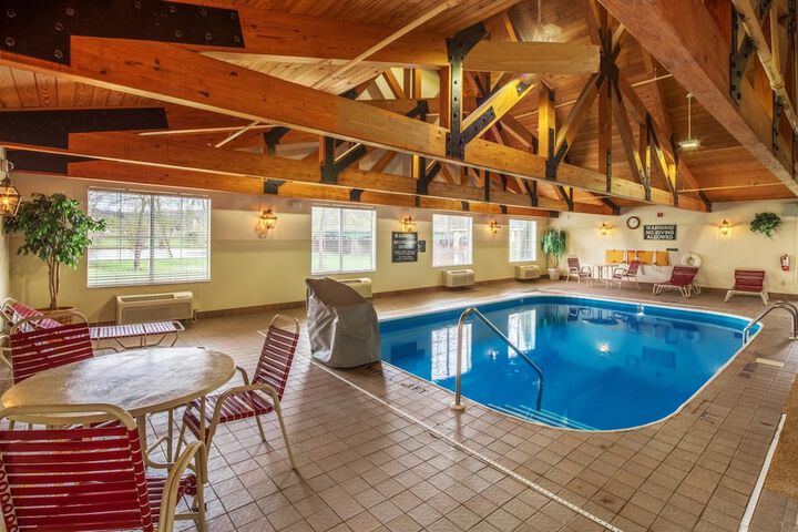 Coshocton Village Inn and Suites