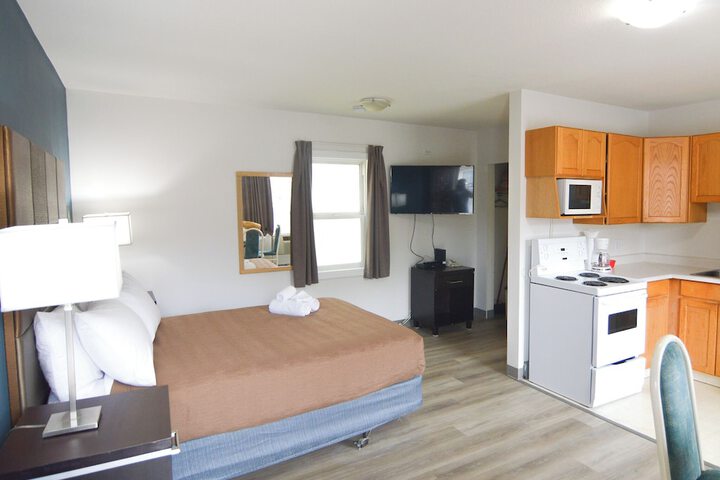Shoreline Resort