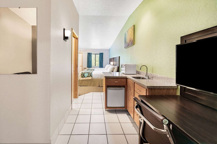 Room 45 of 74