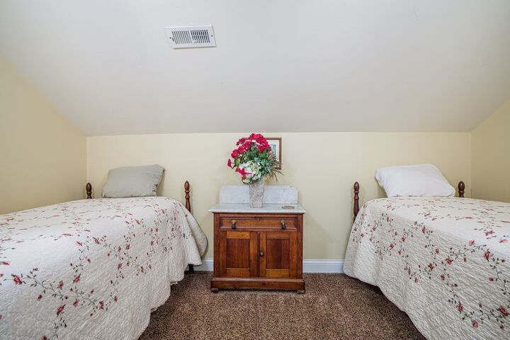 Whitestone Inn