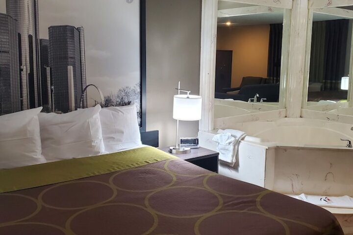 Room 18 of 27