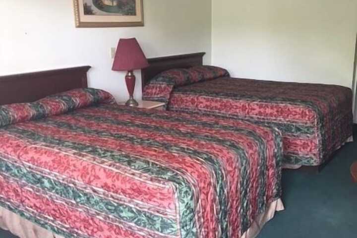 Room 7 of 8