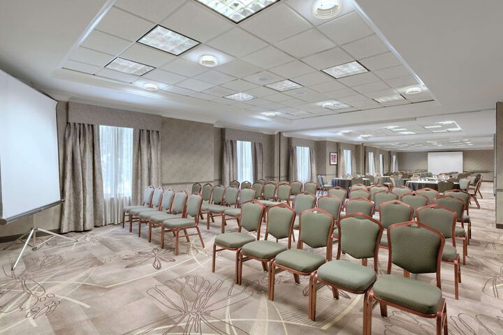 Room 6 of 18