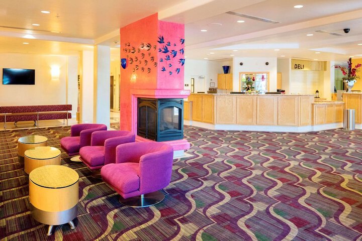 Hotel Interior 4 of 27