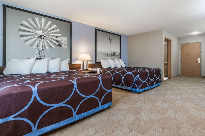 Room 8 of 14