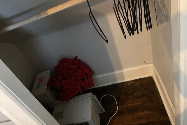 Room 19 of 102