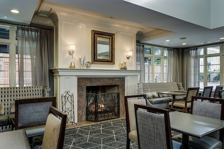 Hampton Inn & Suites Mobile- Downtown Historic District