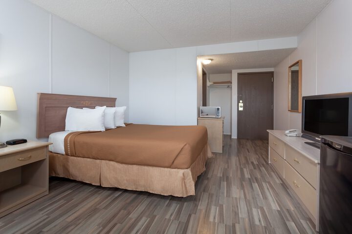 Room 13 of 21