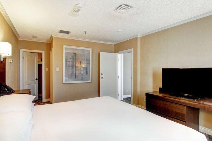 DoubleTree by Hilton Hotel Toronto Downtown