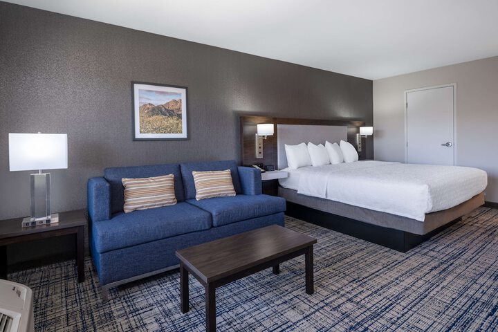 Hampton Inn & Suites Agoura Hills