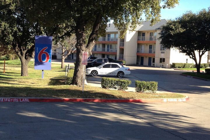 Motel 6 Grand Prairie TX - Near Six Flags Drive