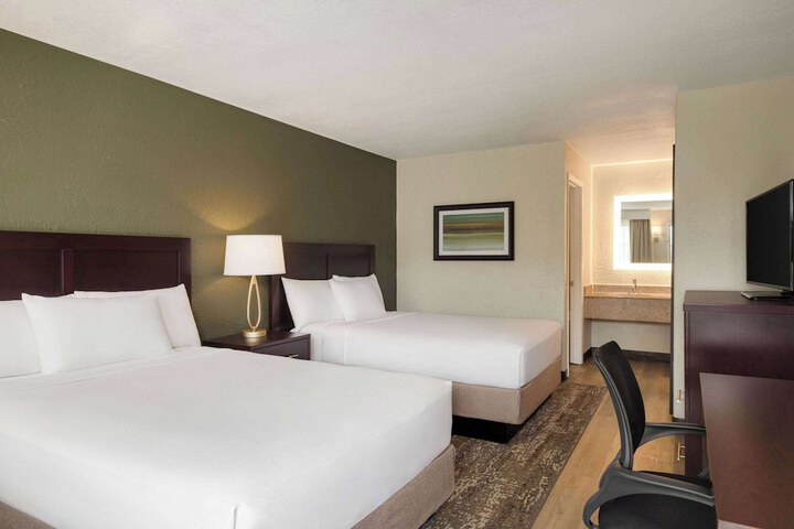 Room 20 of 76