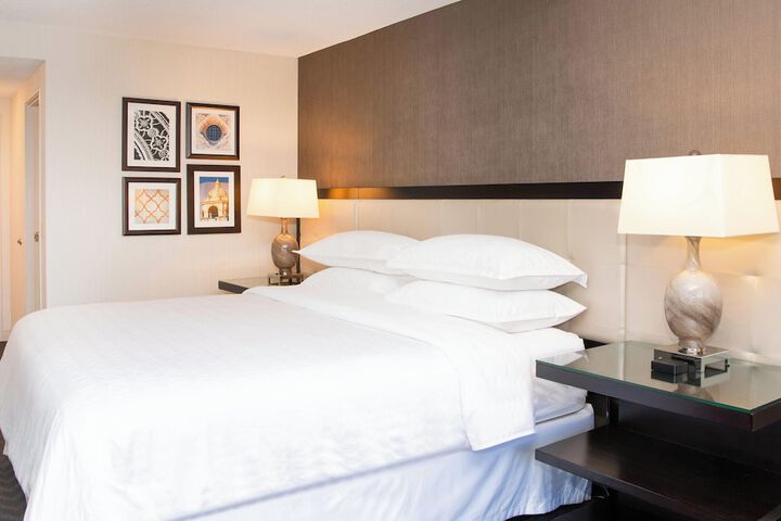 Room 28 of 114