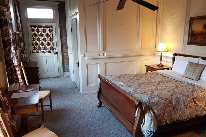 Room 35 of 74