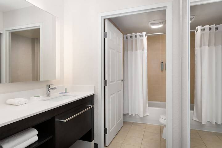 Residence Inn by Marriott Madison West / Middleton