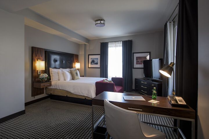 Room 6 of 33