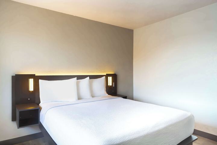 Room 10 of 36