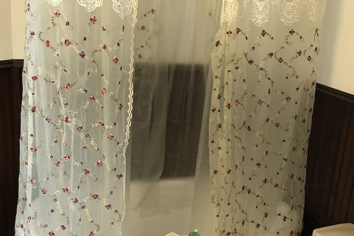 Room 24 of 82