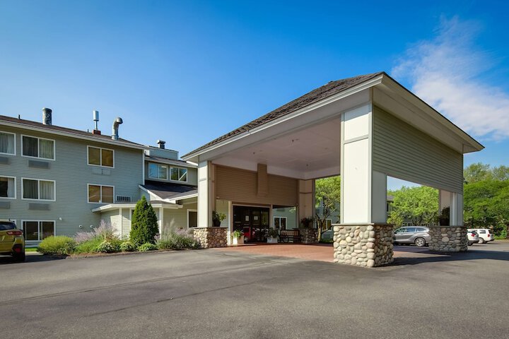 Best Western Plus Windjammer Inn & Conference Center