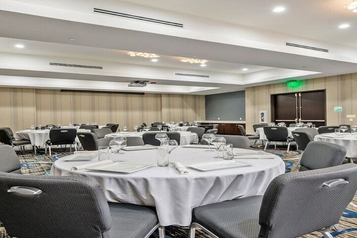 Ballroom/Hall 51 of 57