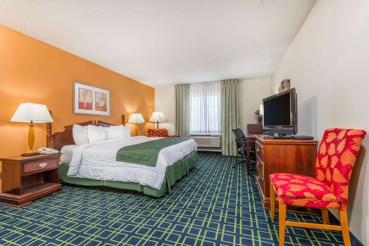 Room 9 of 17