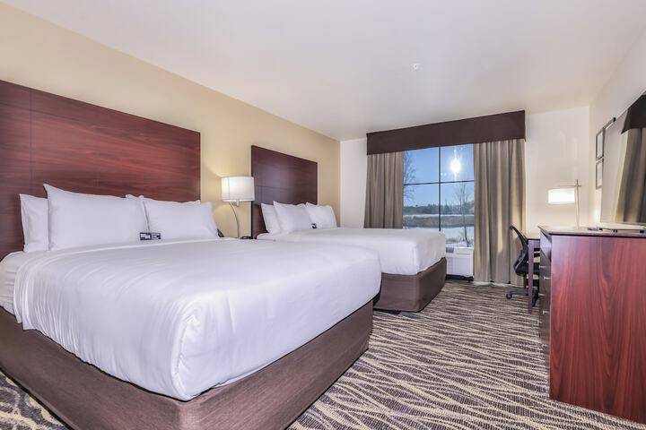 Cobblestone Hotel & Suites - Waukesha / West Milwaukee