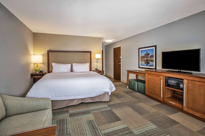 Room 21 of 40