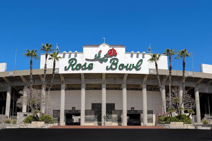 Holiday Inn Express & Suites Glendale Downtown by IHG