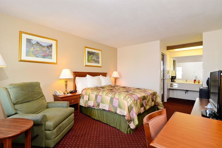 Room 13 of 46