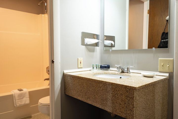 Fireside Inn & Suites Bangor