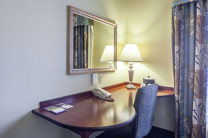 Room 12 of 50