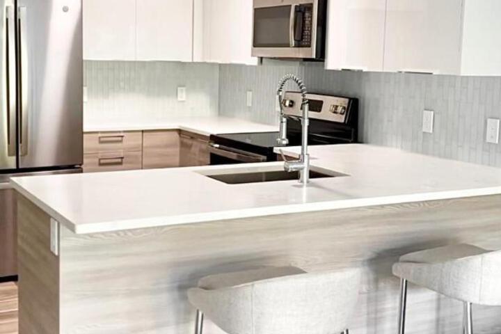 Modern Furnished Apartment in Heart of Quincy