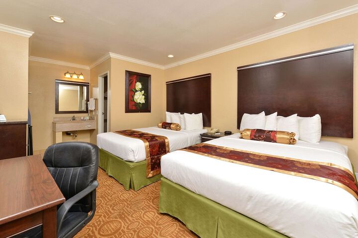 Room 18 of 40