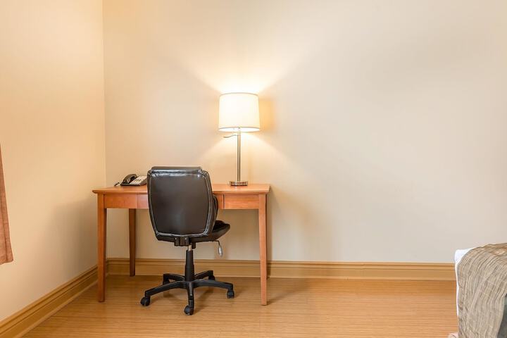 Room 15 of 108