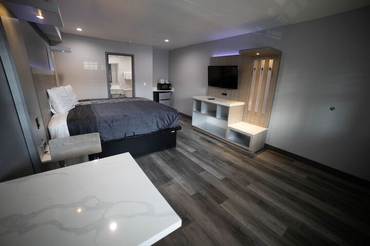 Room 64 of 73