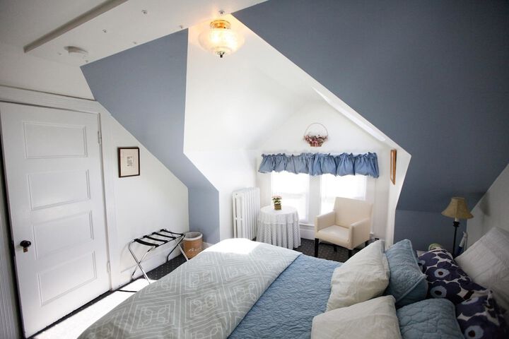 Room 17 of 25